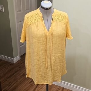 3XL light lace ruffle mustard top great condition like new